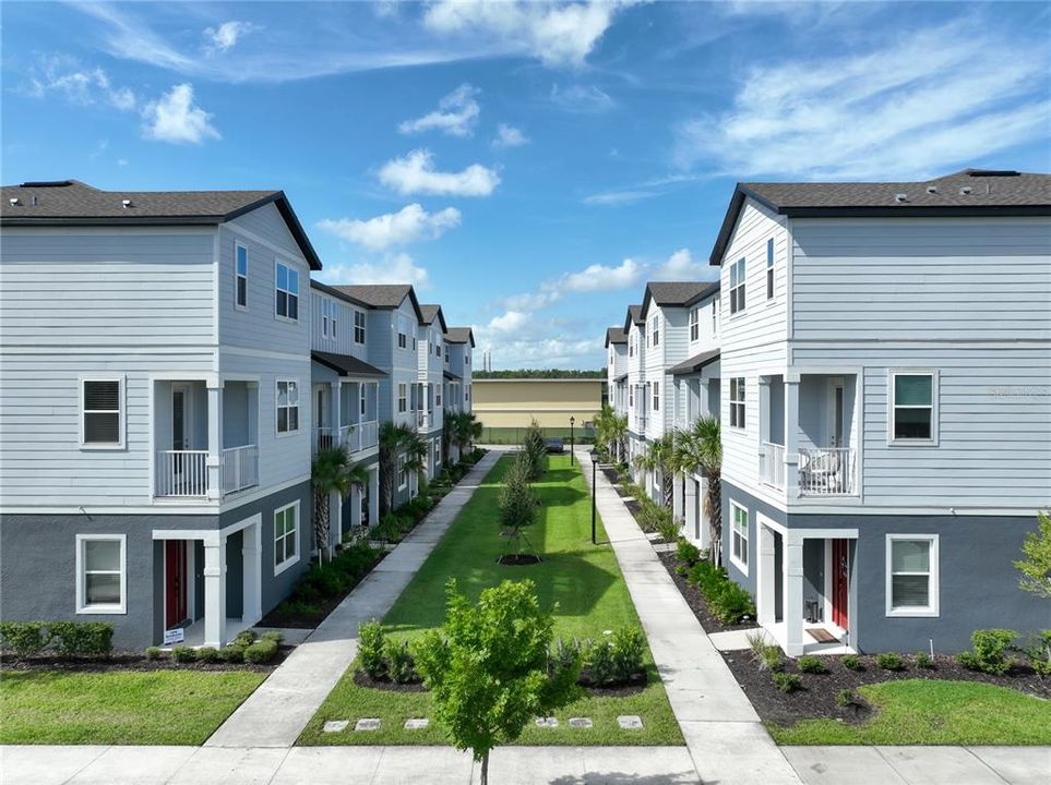 En Venta: $434,980 (3 camas, 3 baños, 1456 Pies cuadrados)
