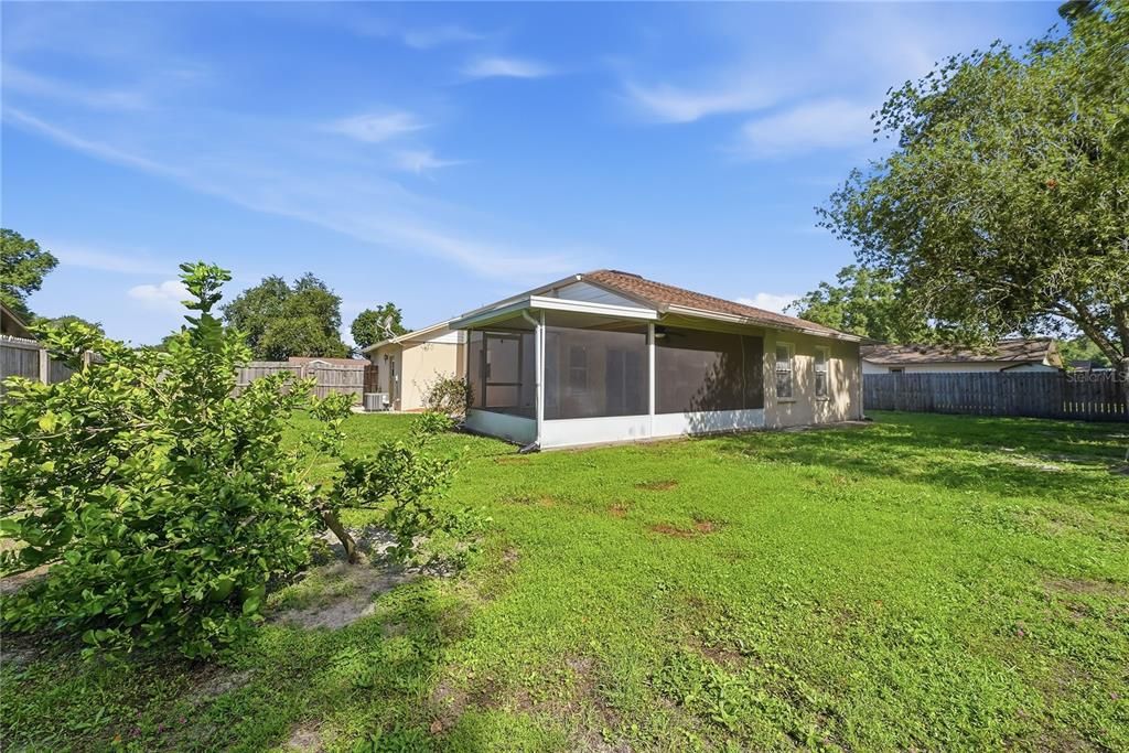 En Venta: $335,000 (3 camas, 2 baños, 1162 Pies cuadrados)