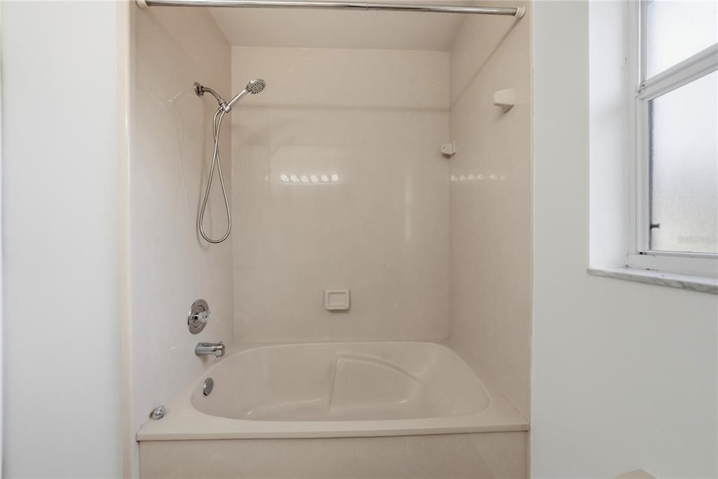 En Venta: $335,000 (3 camas, 2 baños, 1162 Pies cuadrados)