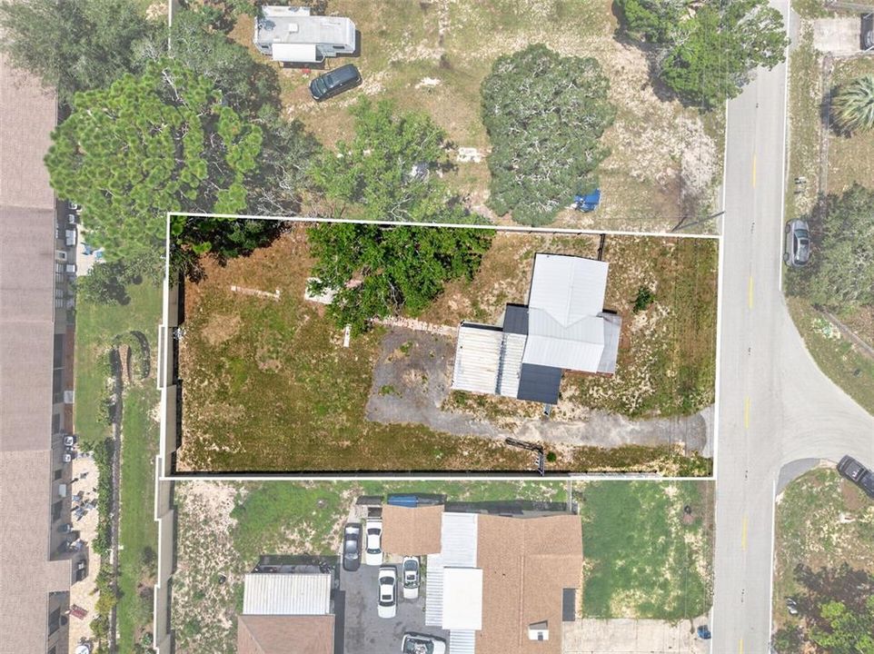 For Sale: $225,000 (2 beds, 1 baths, 907 Square Feet)