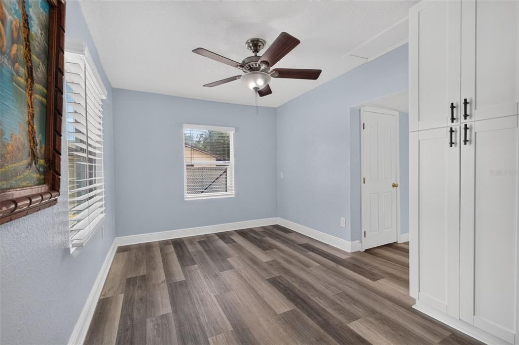 For Sale: $225,000 (2 beds, 1 baths, 907 Square Feet)