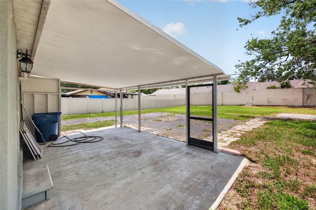 For Sale: $225,000 (2 beds, 1 baths, 907 Square Feet)