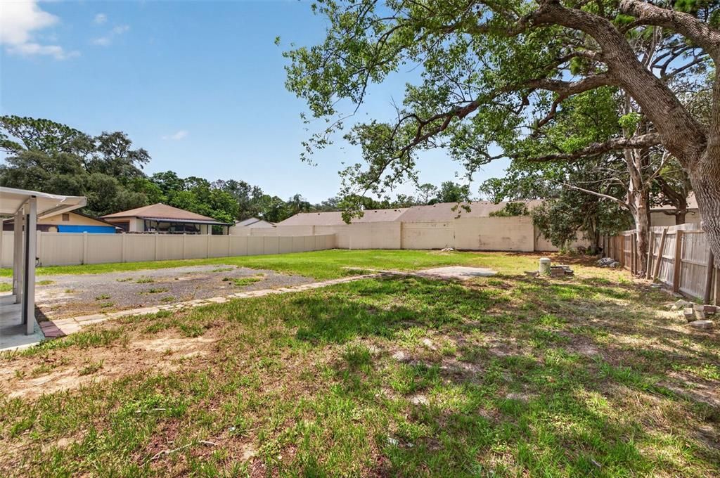 For Sale: $225,000 (2 beds, 1 baths, 907 Square Feet)