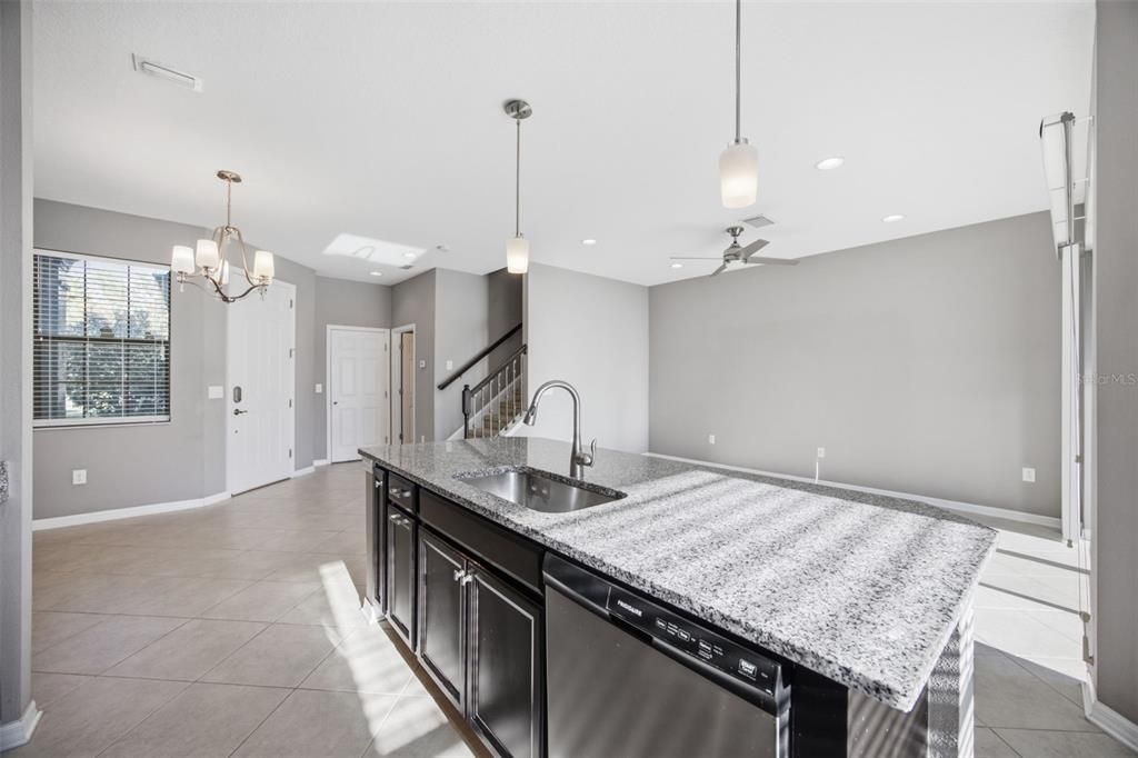 En Venta: $349,000 (3 camas, 2 baños, 1748 Pies cuadrados)