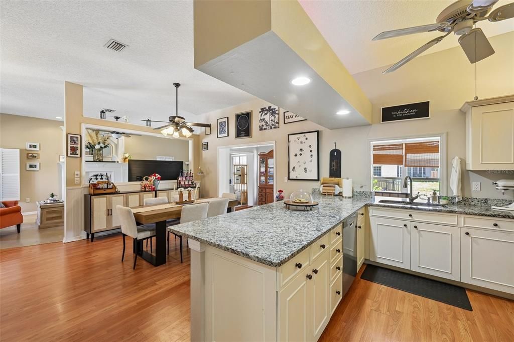 En Venta: $455,000 (3 camas, 2 baños, 1732 Pies cuadrados)