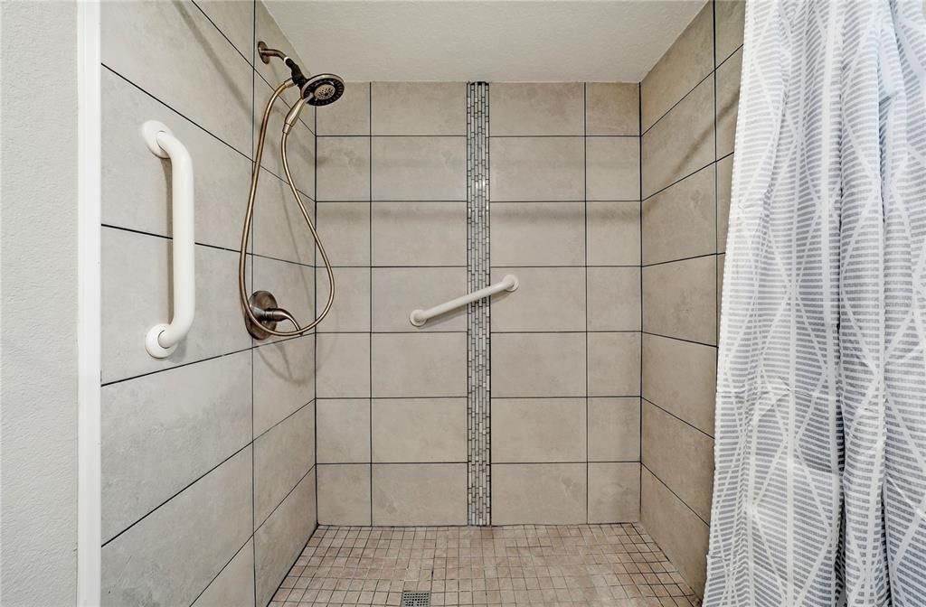 En Venta: $349,900 (3 camas, 2 baños, 1825 Pies cuadrados)
