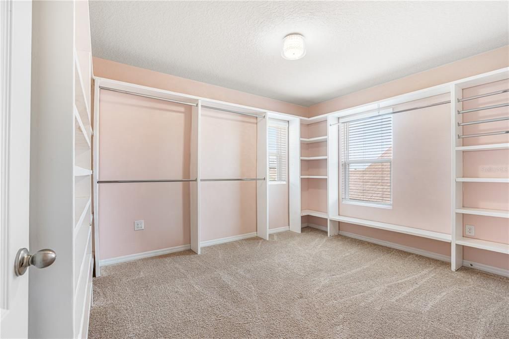 For Sale: $409,000 (5 beds, 3 baths, 2889 Square Feet)