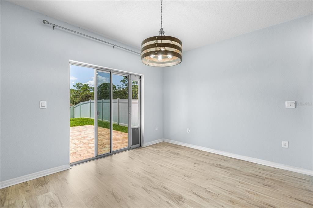 For Sale: $409,000 (5 beds, 3 baths, 2889 Square Feet)