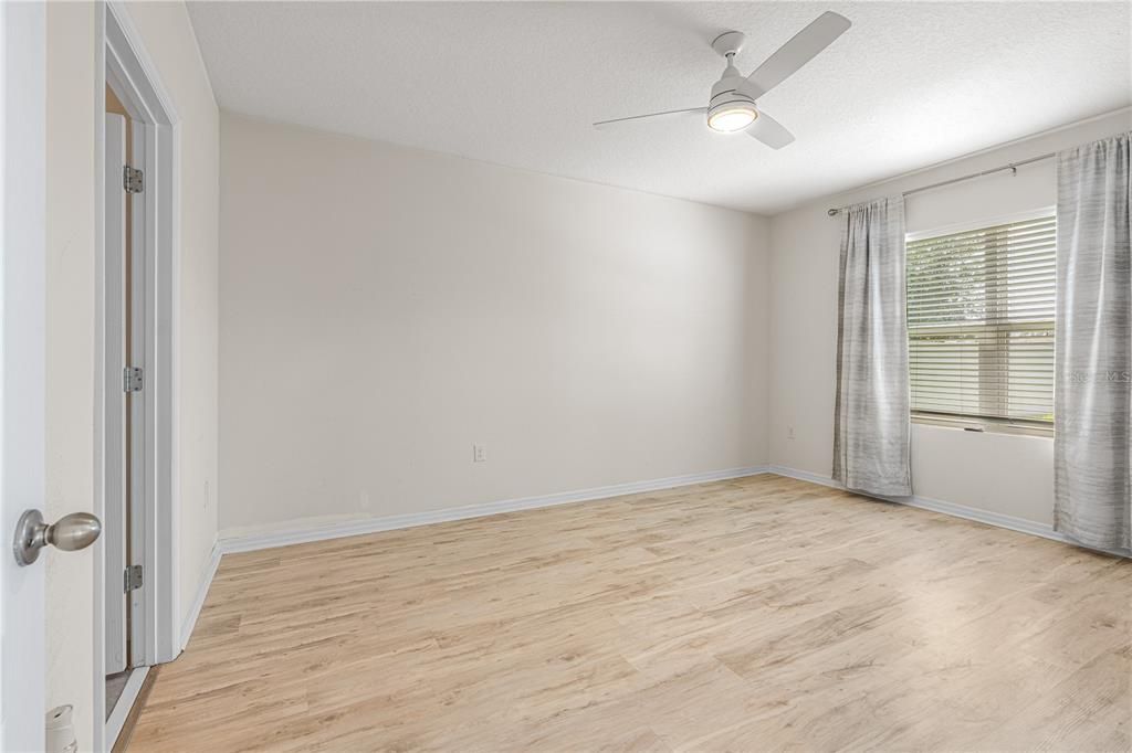 For Sale: $409,000 (5 beds, 3 baths, 2889 Square Feet)