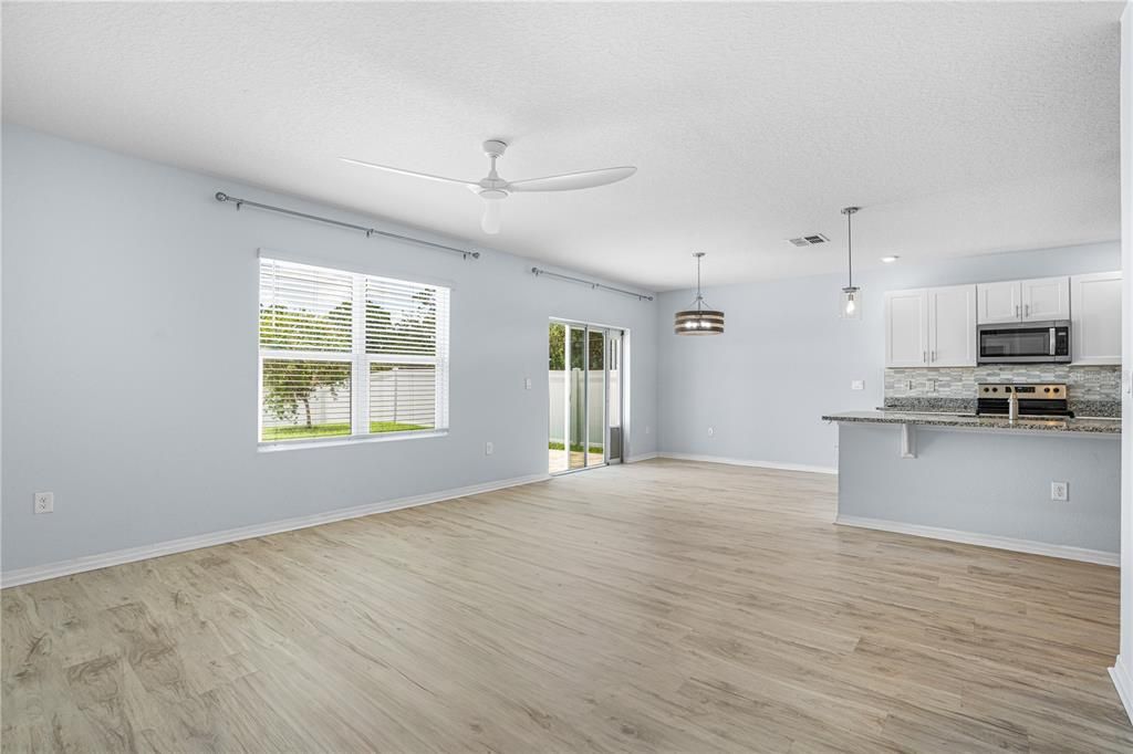 For Sale: $409,000 (5 beds, 3 baths, 2889 Square Feet)