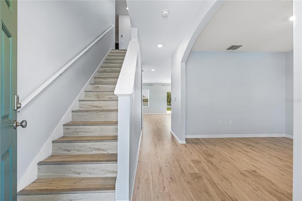 For Sale: $409,000 (5 beds, 3 baths, 2889 Square Feet)
