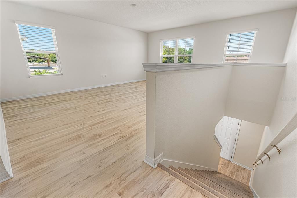For Sale: $409,000 (5 beds, 3 baths, 2889 Square Feet)