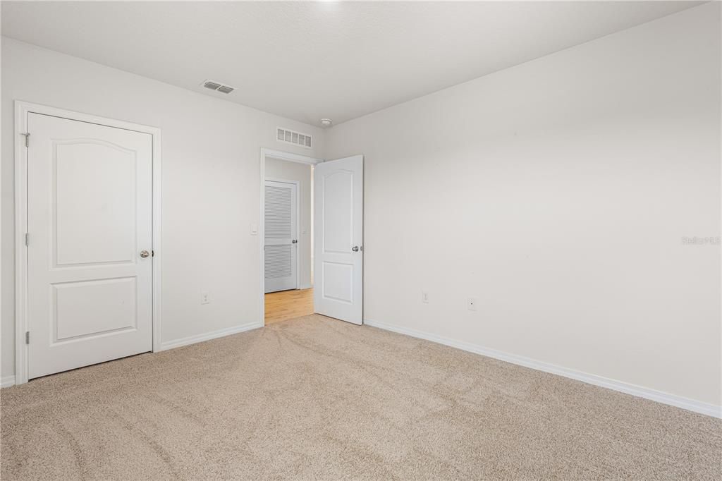 For Sale: $409,000 (5 beds, 3 baths, 2889 Square Feet)