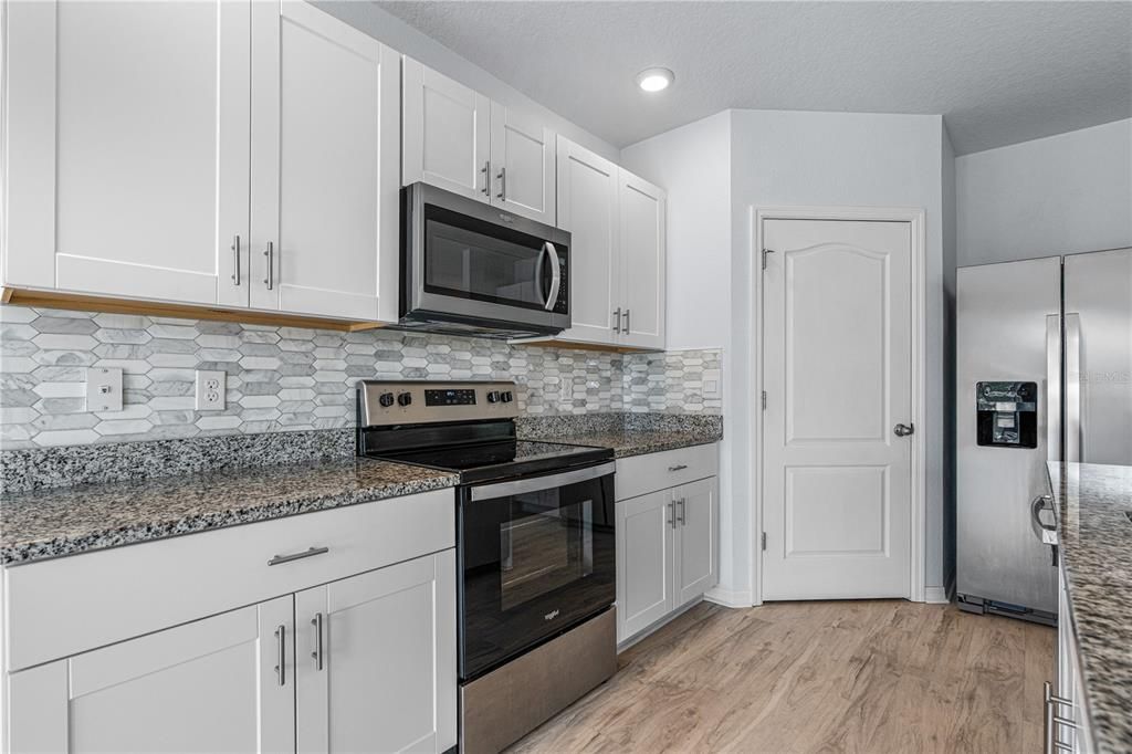 For Sale: $409,000 (5 beds, 3 baths, 2889 Square Feet)