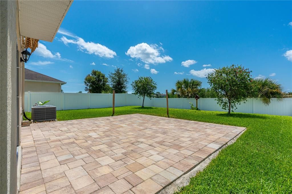 For Sale: $409,000 (5 beds, 3 baths, 2889 Square Feet)