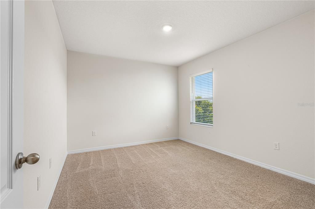 For Sale: $409,000 (5 beds, 3 baths, 2889 Square Feet)
