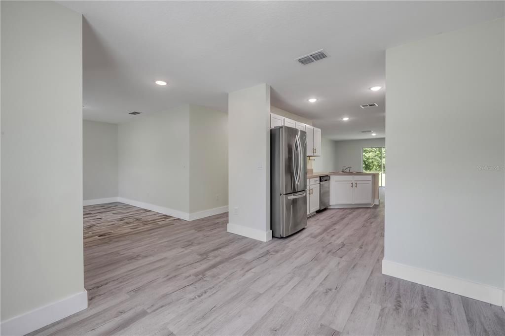 En Venta: $305,000 (3 camas, 2 baños, 1549 Pies cuadrados)