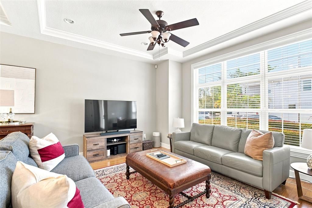 En Venta: $724,900 (3 camas, 2 baños, 2302 Pies cuadrados)