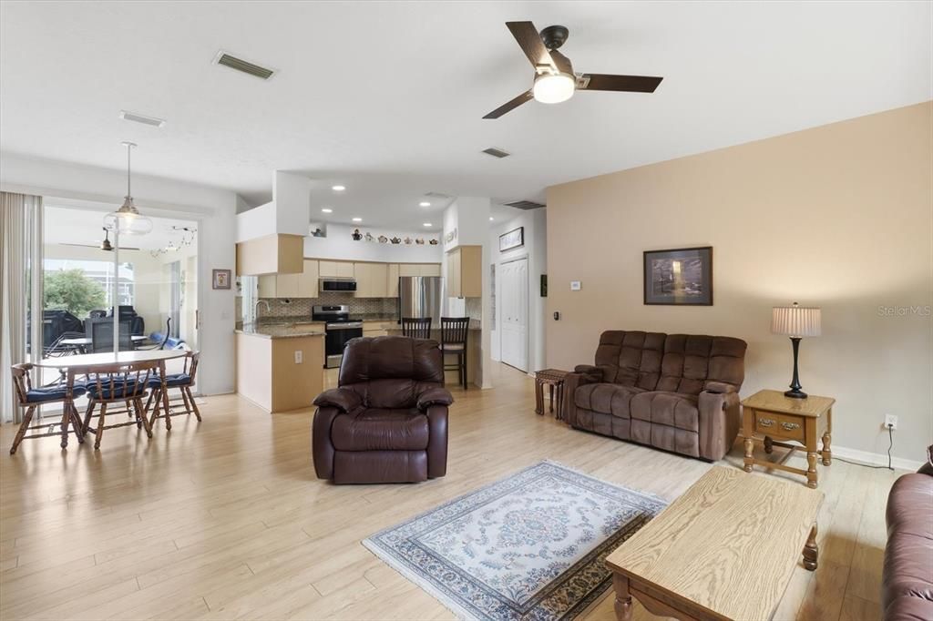 For Sale: $360,000 (3 beds, 2 baths, 2122 Square Feet)