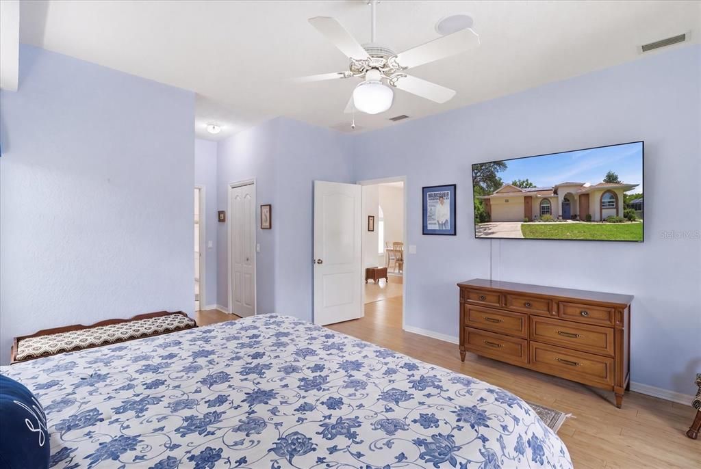 For Sale: $360,000 (3 beds, 2 baths, 2122 Square Feet)