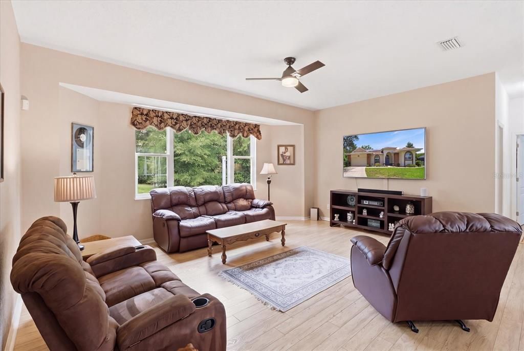 For Sale: $360,000 (3 beds, 2 baths, 2122 Square Feet)