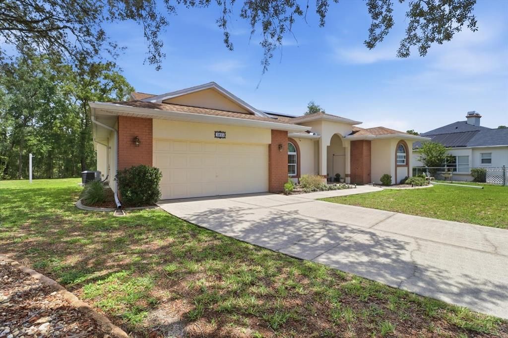 For Sale: $360,000 (3 beds, 2 baths, 2122 Square Feet)