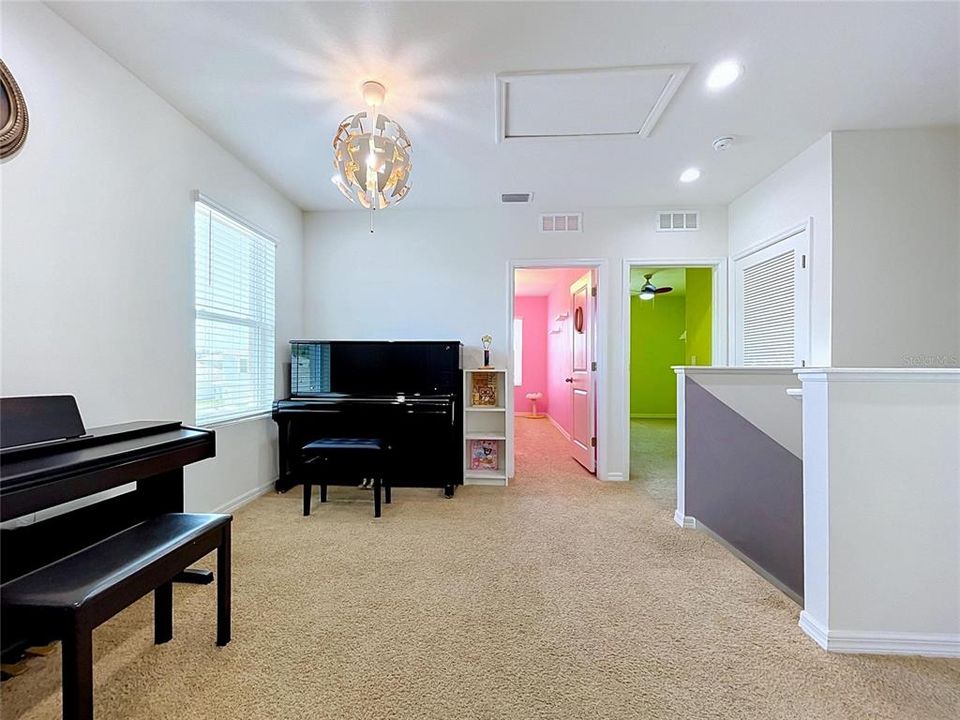 En Venta: $465,000 (4 camas, 2 baños, 2260 Pies cuadrados)