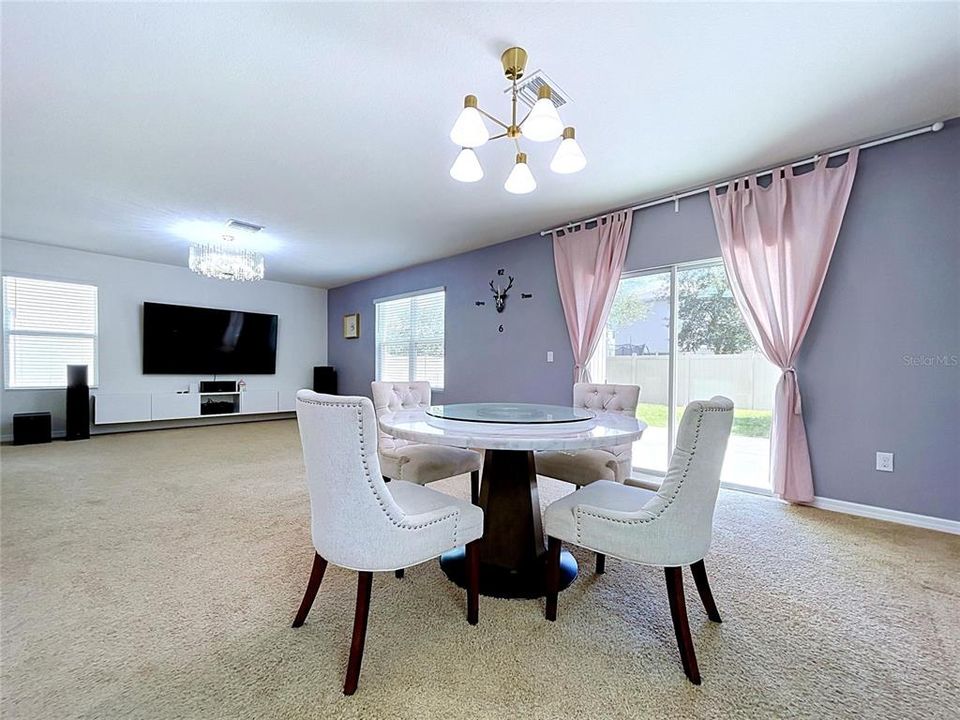 En Venta: $465,000 (4 camas, 2 baños, 2260 Pies cuadrados)