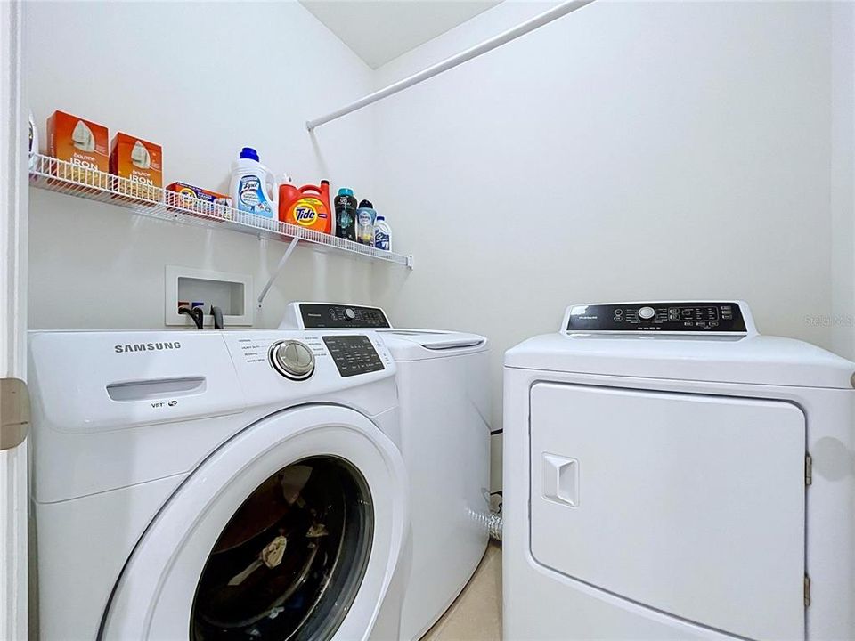 En Venta: $465,000 (4 camas, 2 baños, 2260 Pies cuadrados)