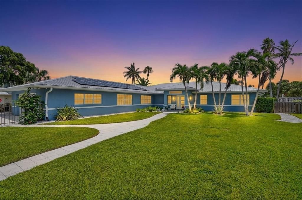 En Venta: $5,000,000 (3 camas, 3 baños, 3236 Pies cuadrados)