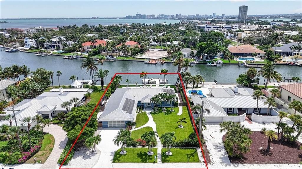En Venta: $5,000,000 (3 camas, 3 baños, 3236 Pies cuadrados)