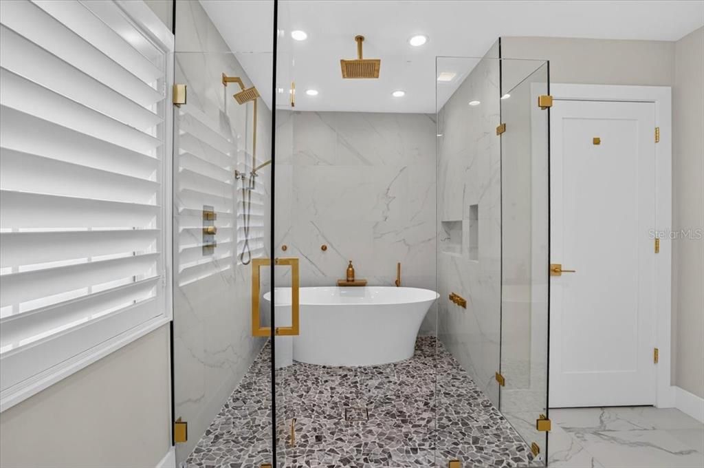 En Venta: $5,000,000 (3 camas, 3 baños, 3236 Pies cuadrados)