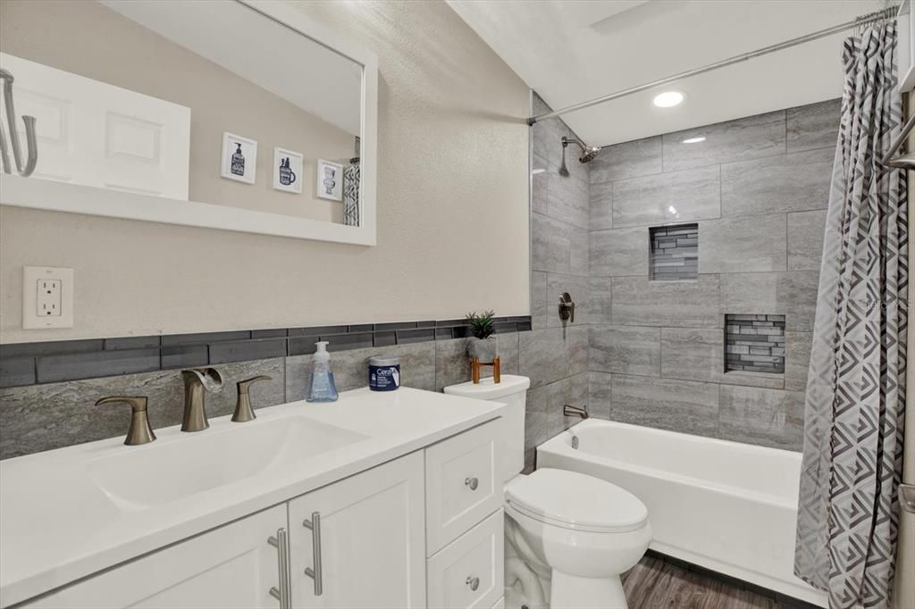 En Venta: $399,000 (4 camas, 2 baños, 2280 Pies cuadrados)