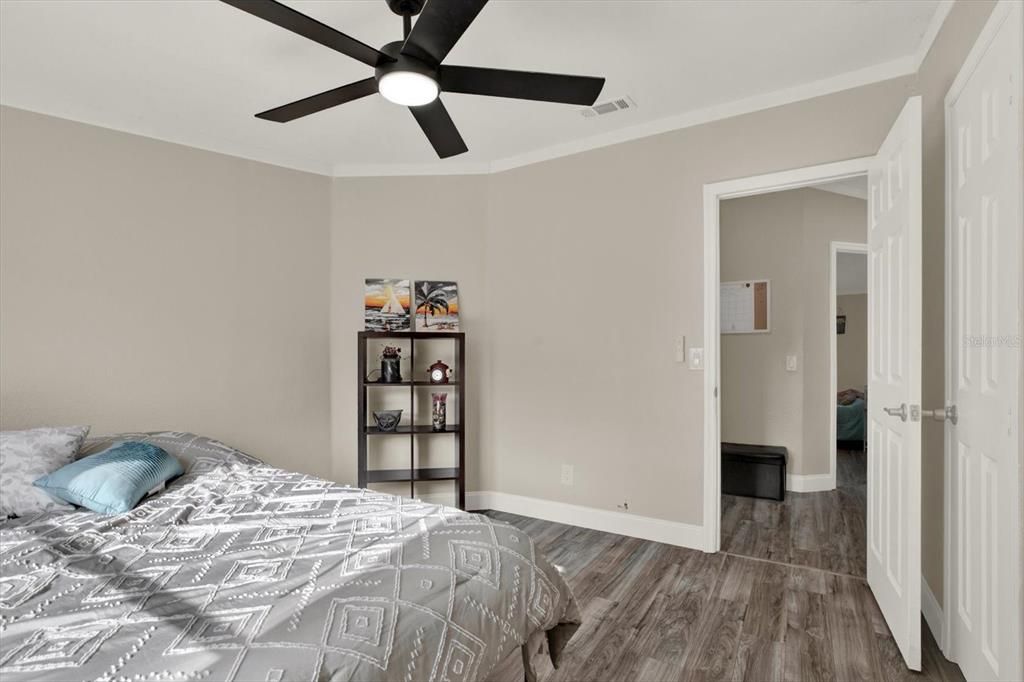 En Venta: $399,000 (4 camas, 2 baños, 2280 Pies cuadrados)
