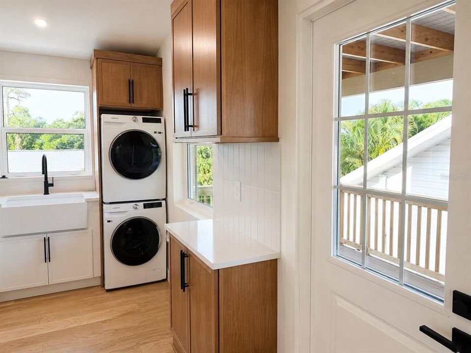 В аренду: $2,600 (2 спален, 1 ванн, 600 Квадратных фут)