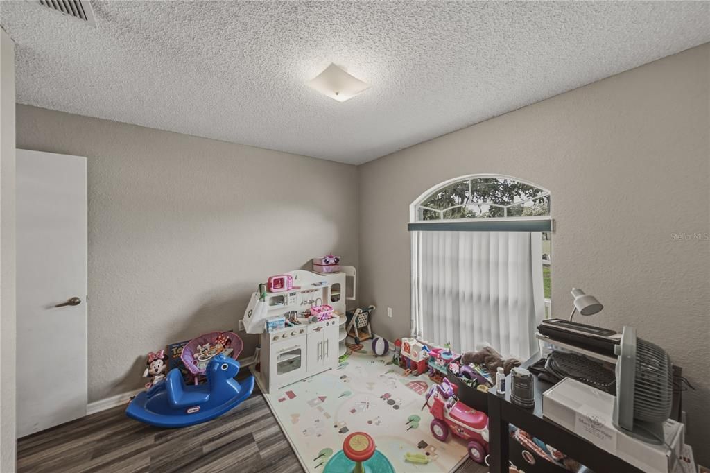 En Venta: $285,000 (3 camas, 2 baños, 1462 Pies cuadrados)