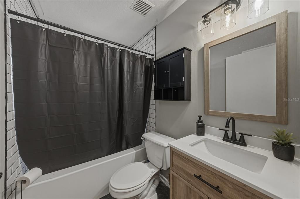En Venta: $285,000 (3 camas, 2 baños, 1462 Pies cuadrados)