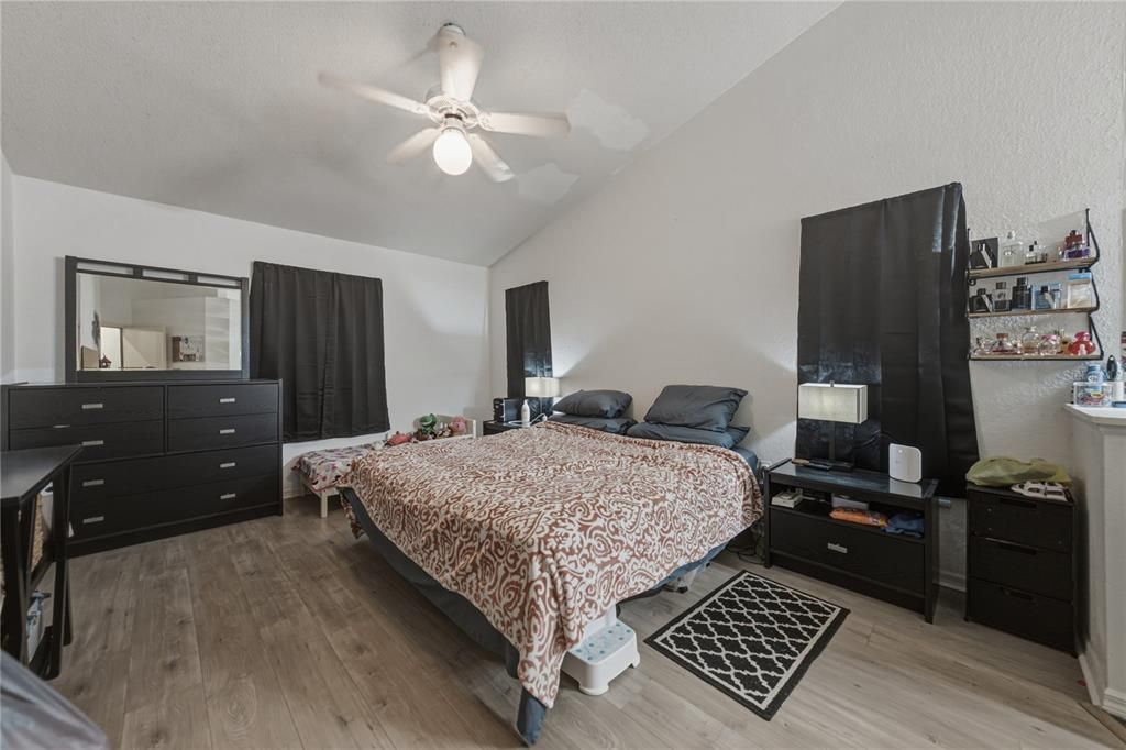 En Venta: $285,000 (3 camas, 2 baños, 1462 Pies cuadrados)