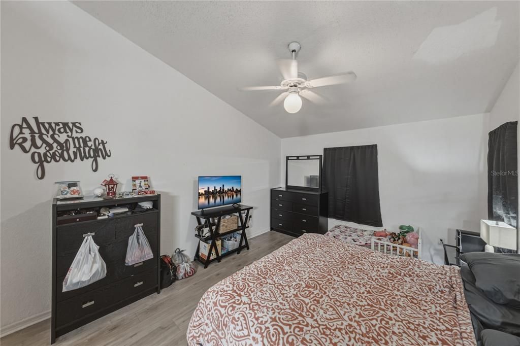 En Venta: $285,000 (3 camas, 2 baños, 1462 Pies cuadrados)