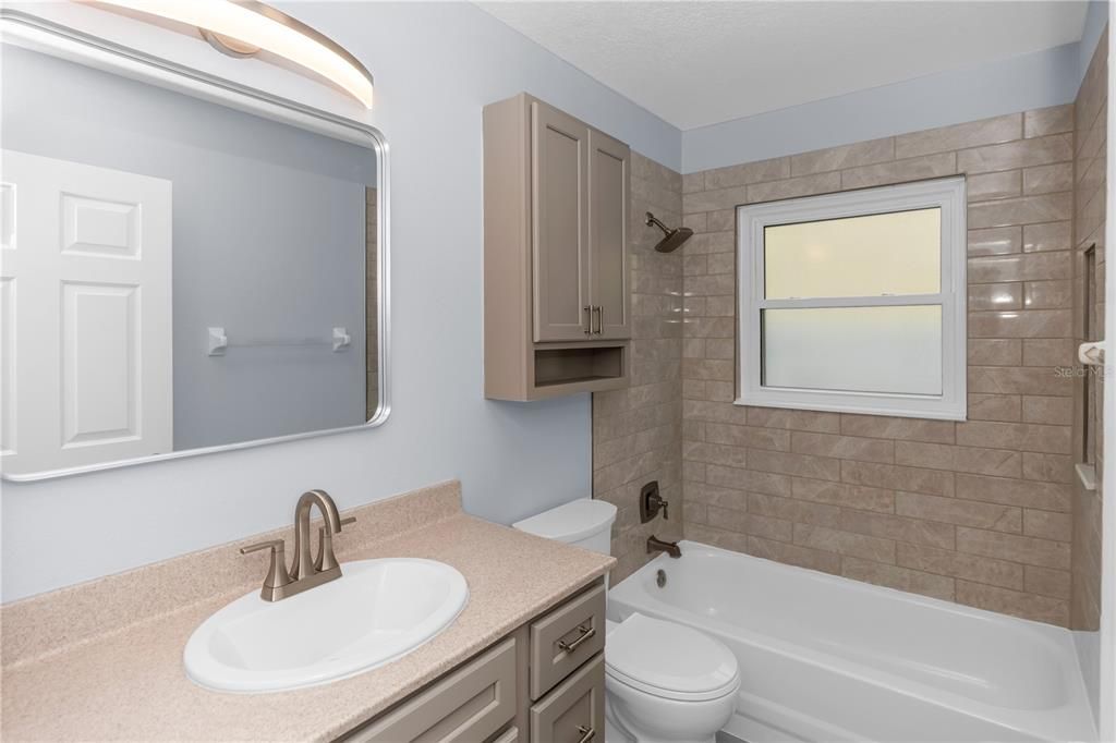 For Sale: $355,000 (3 beds, 2 baths, 1254 Square Feet)