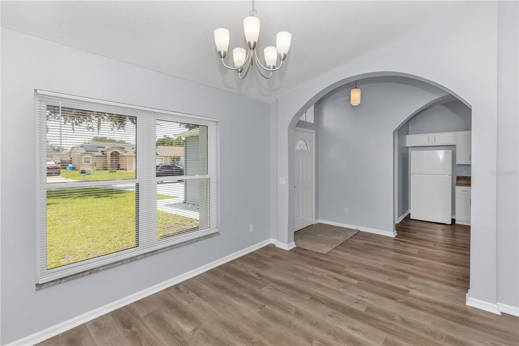 For Sale: $355,000 (3 beds, 2 baths, 1254 Square Feet)