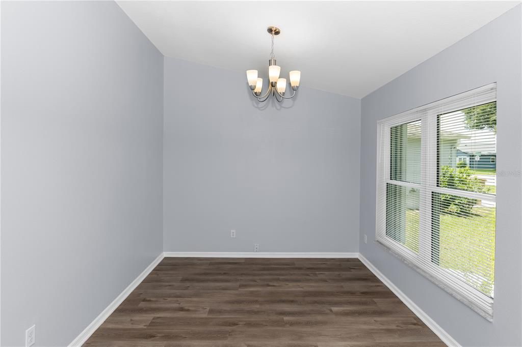 For Sale: $355,000 (3 beds, 2 baths, 1254 Square Feet)