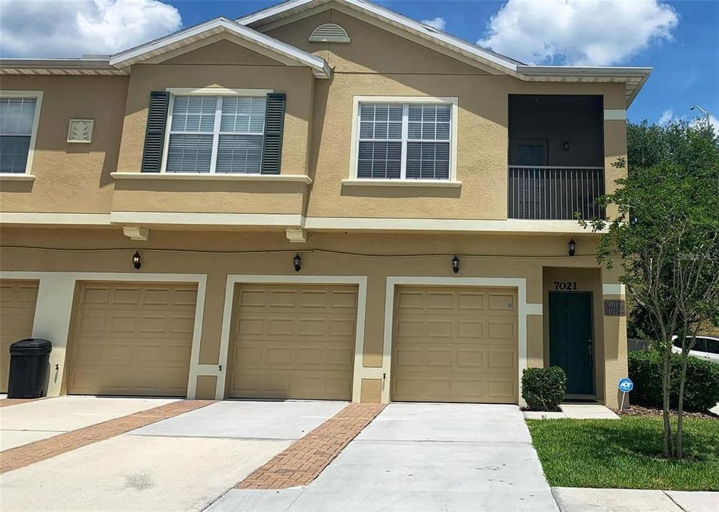 Под контрактом: $205,000 (2 спален, 2 ванн, 1020 Квадратных фут)