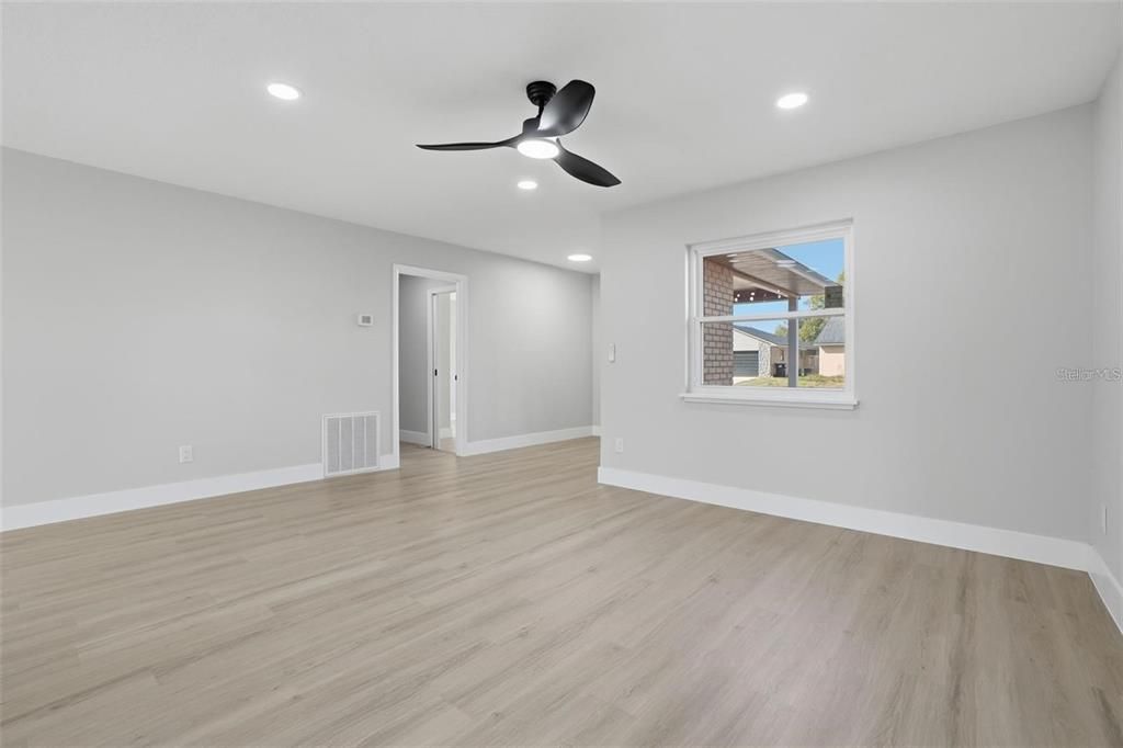 В аренду: $2,595 (3 спален, 2 ванн, 1550 Квадратных фут)