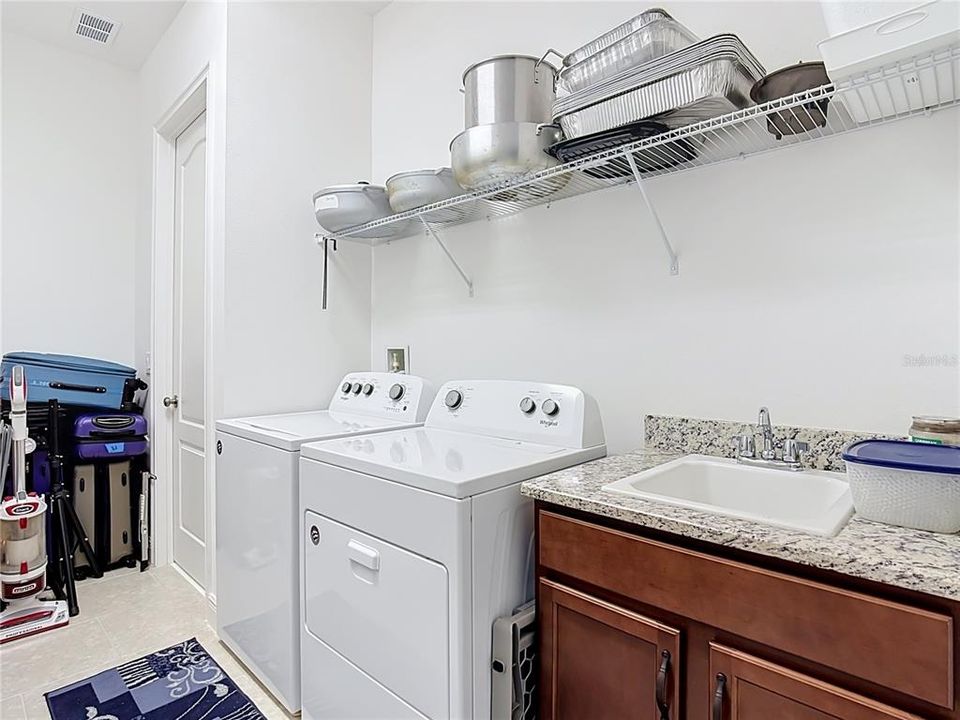 En Venta: $449,000 (3 camas, 2 baños, 1863 Pies cuadrados)