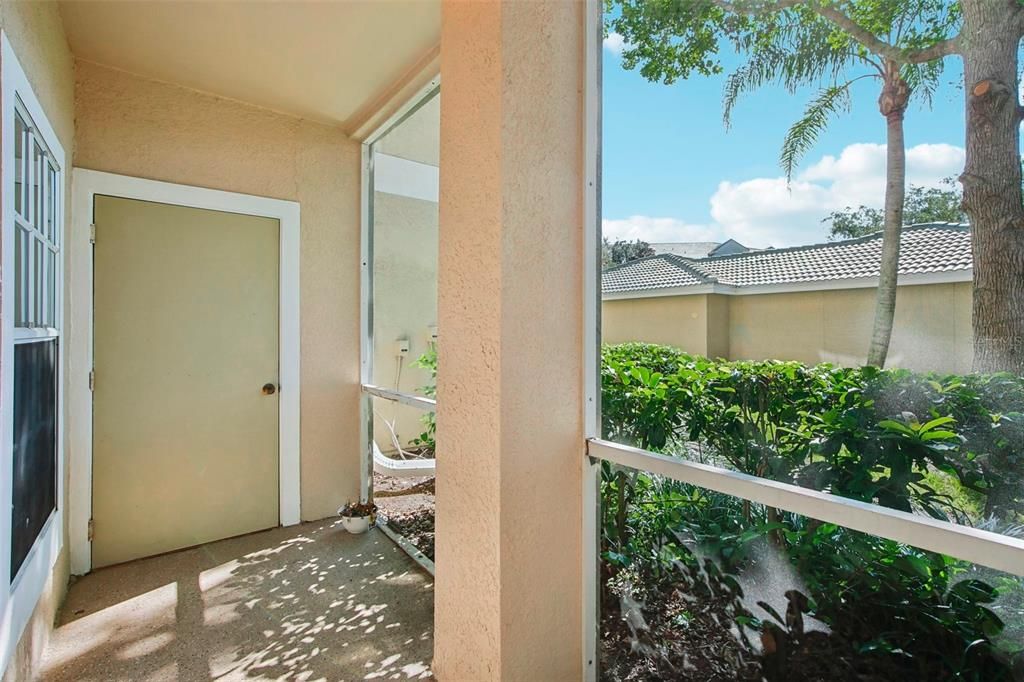 For Sale: $160,000 (1 beds, 1 baths, 812 Square Feet)