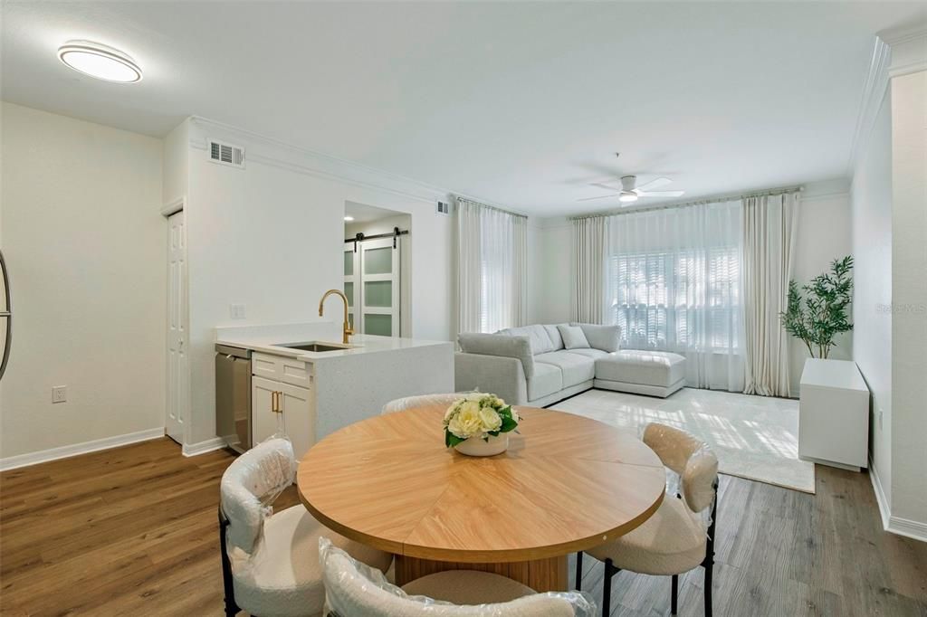 For Sale: $160,000 (1 beds, 1 baths, 812 Square Feet)