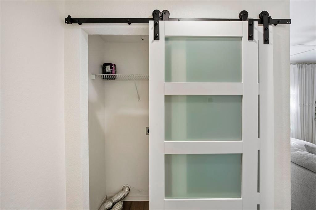 For Sale: $160,000 (1 beds, 1 baths, 812 Square Feet)
