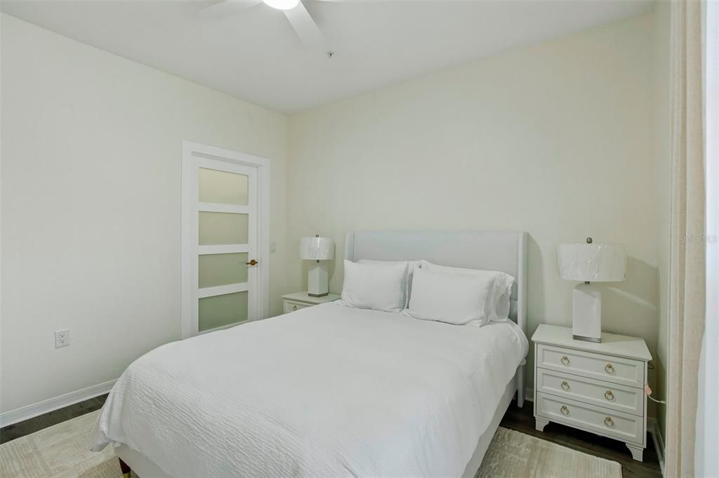 For Sale: $160,000 (1 beds, 1 baths, 812 Square Feet)