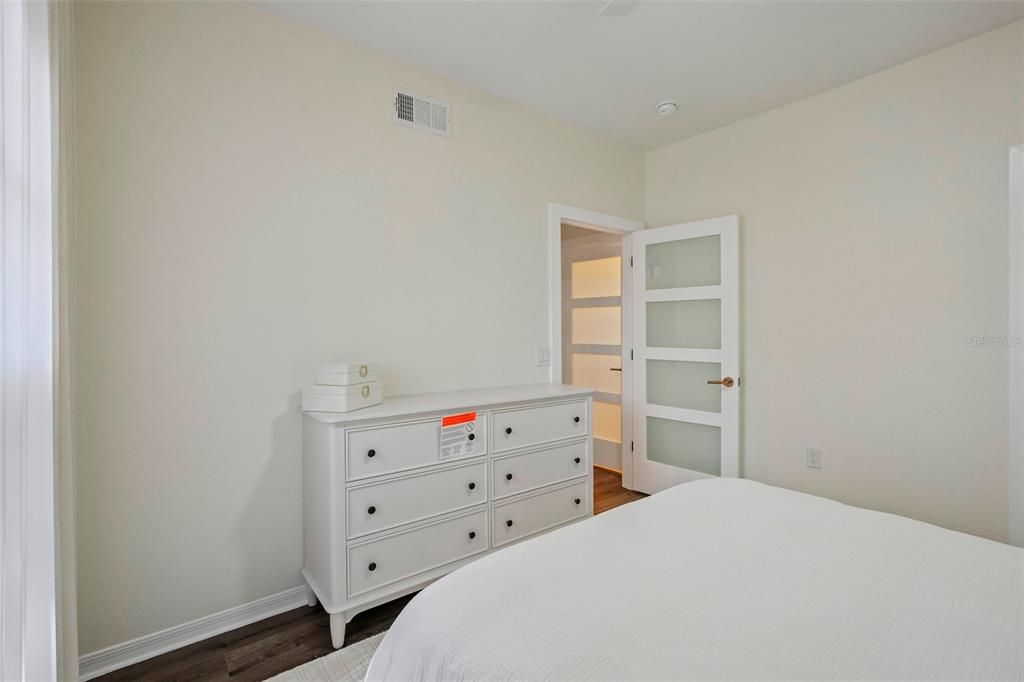 For Sale: $160,000 (1 beds, 1 baths, 812 Square Feet)